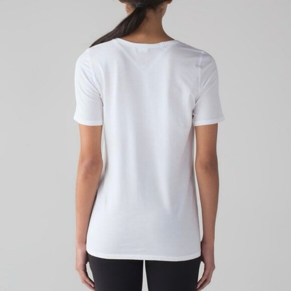 Lululemon Love Crew Expression Tee White “Good Karma” Graphic Women’s Size 4 - Picture 3 of 7